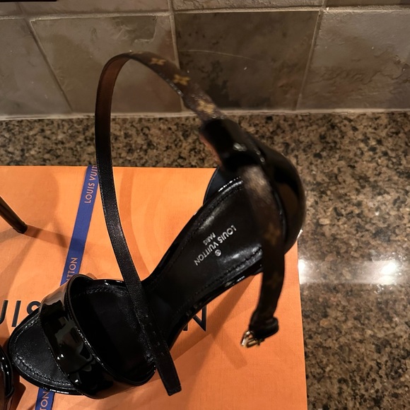 Louis Vuitton Pattern Print LV Monogram Patent Leather Sandals, never worn. - Picture 10 of 16